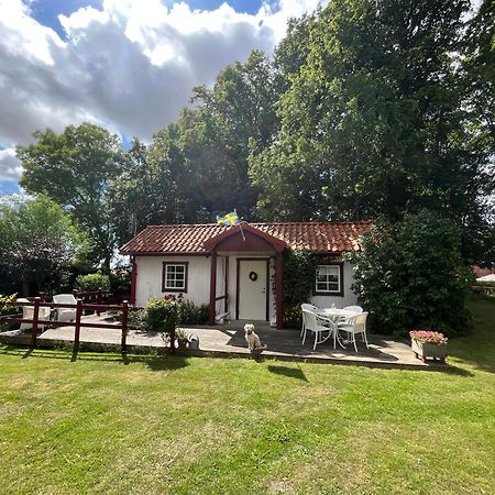 Akarpsvaegen Vacation Home トレレボリ エクステリア 写真