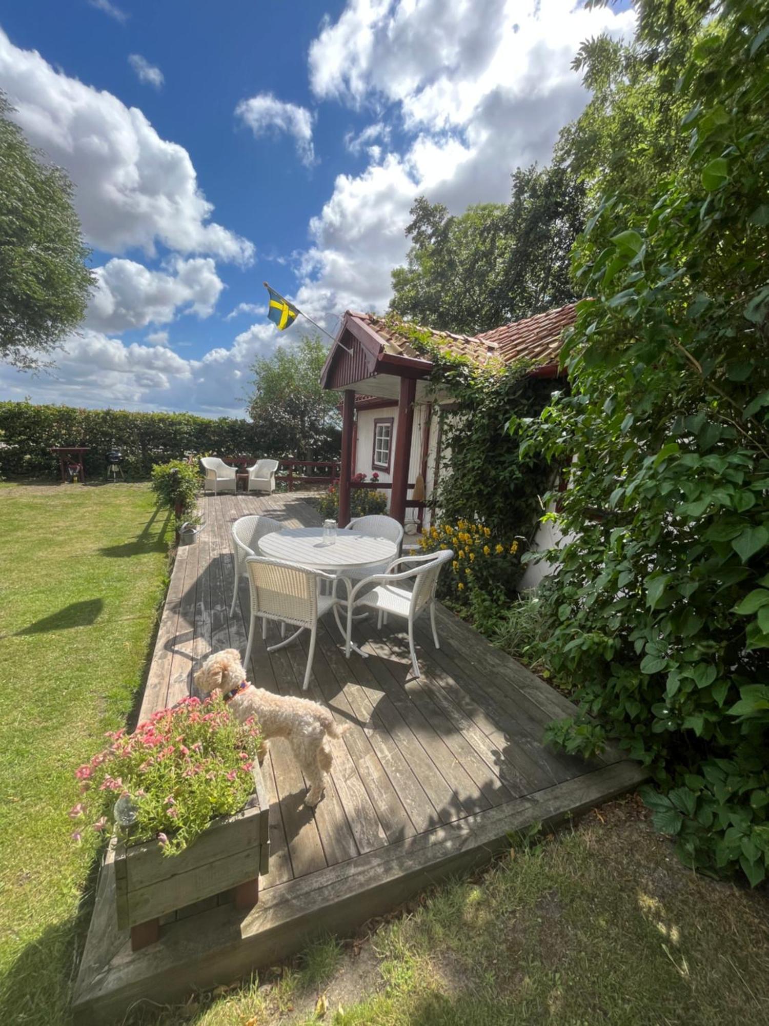 Akarpsvaegen Vacation Home トレレボリ エクステリア 写真