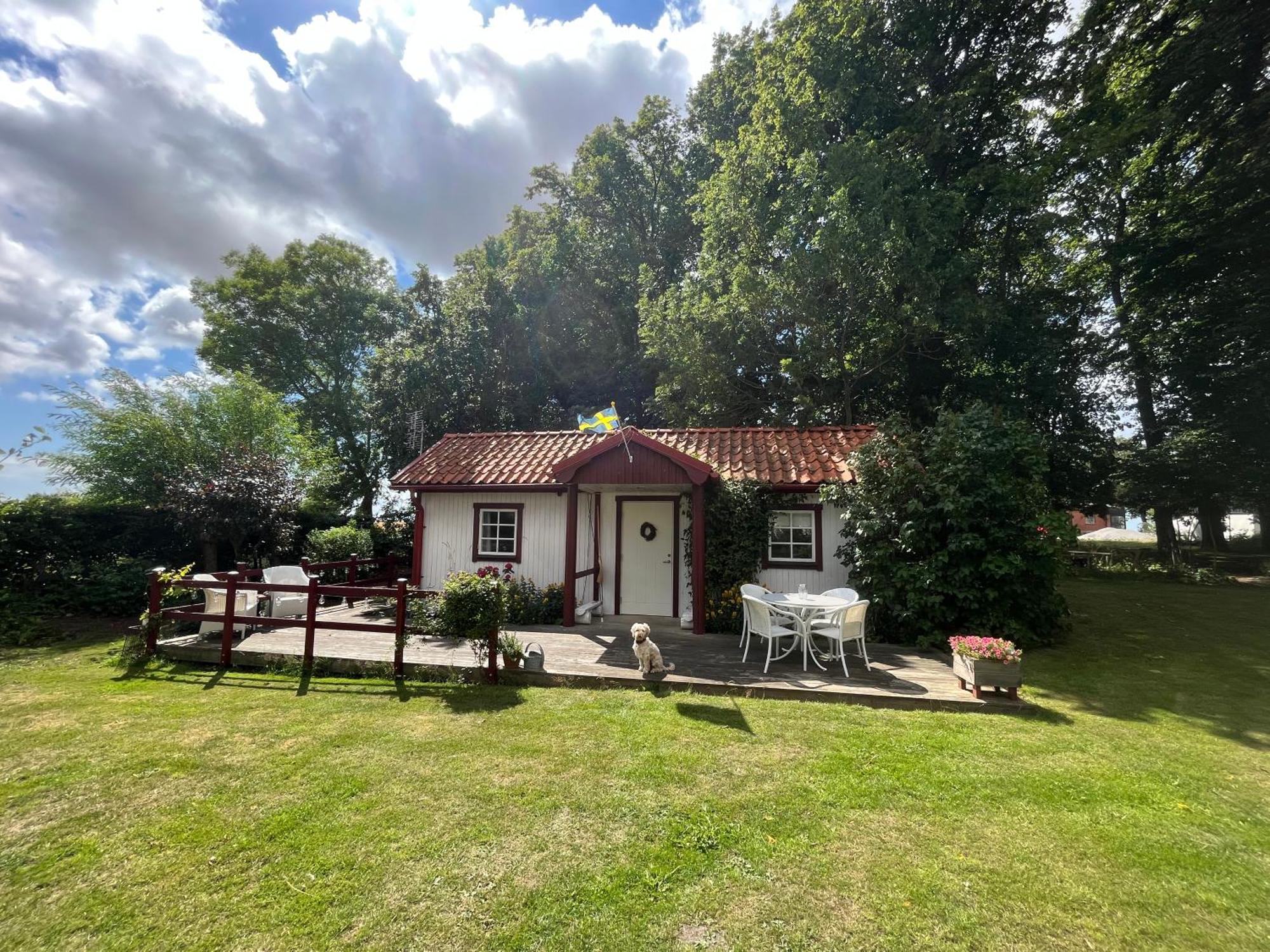 Akarpsvaegen Vacation Home トレレボリ エクステリア 写真