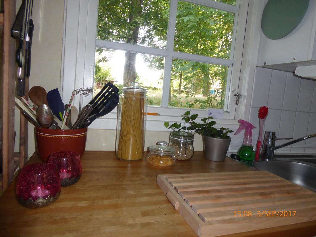 Akarpsvaegen Vacation Home トレレボリ エクステリア 写真